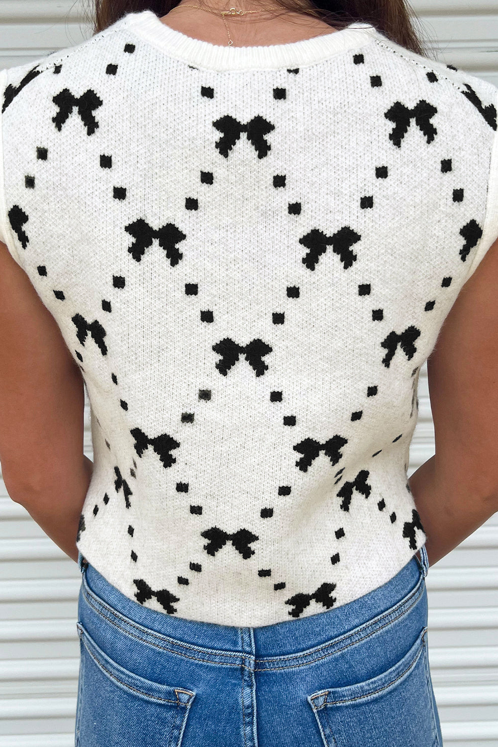 White Bow Pattern Buttoned Side Cropped Top Sweater Vest
