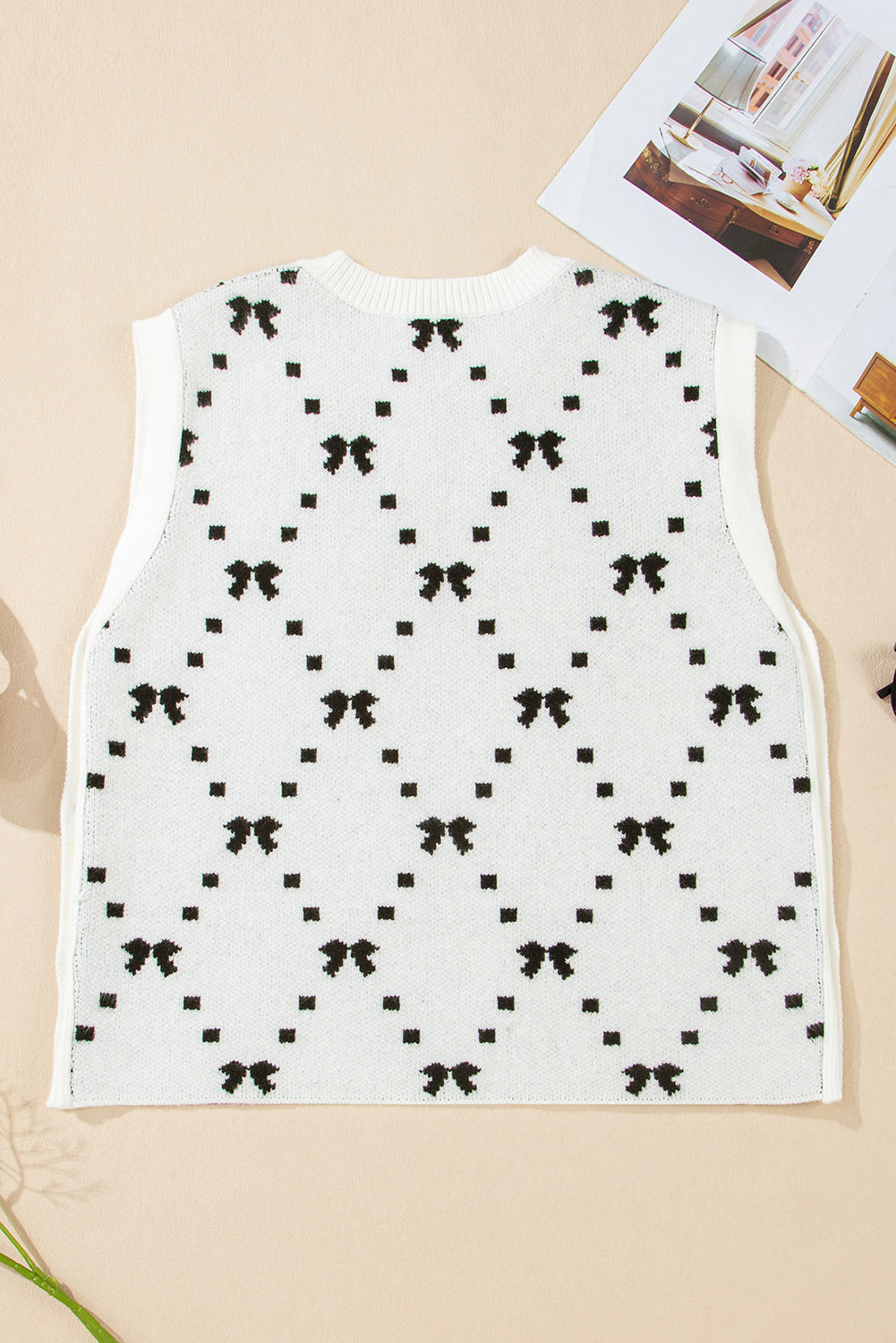 White Bow Pattern Buttoned Side Cropped Top Sweater Vest